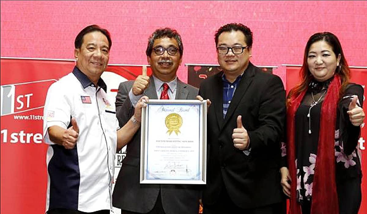 THE MALAYSIA BOOK OF RECORD MALAYSIA S FRIST GROCERY APP RECORDS RECOGNITION 2017